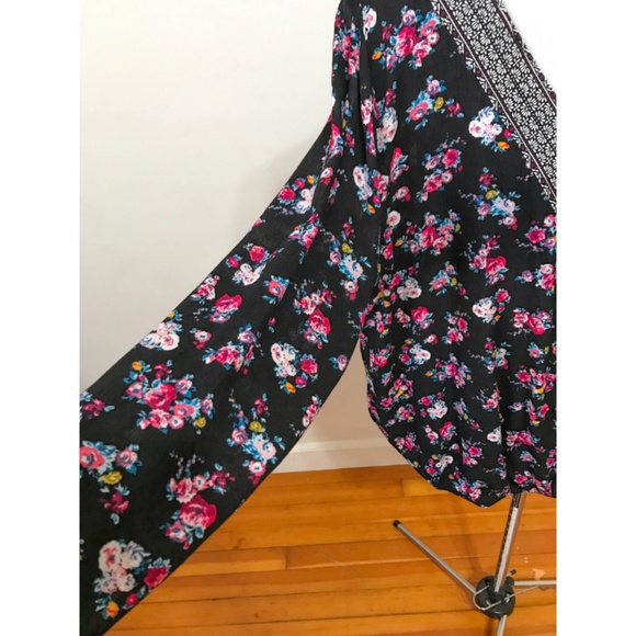 Almost Famous Floral Surplus Wrap Front Top - Picture 5 of 13